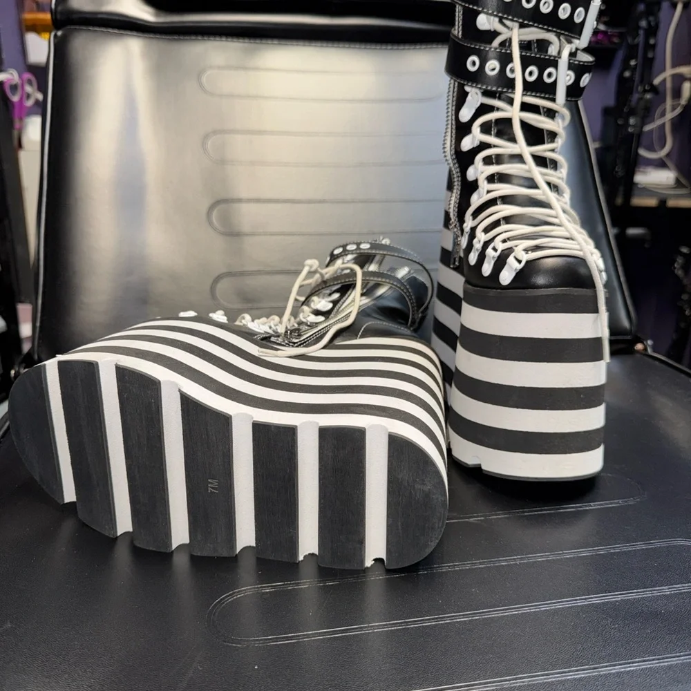 SOLD - Picture 4 of 16